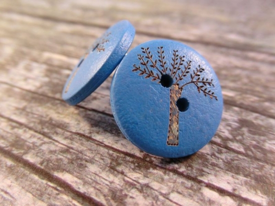 Preview: Baum Knopf Ohrstecker Holz Button wood tree blau